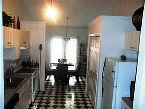 4th image of 2700 B Bluff View Dr