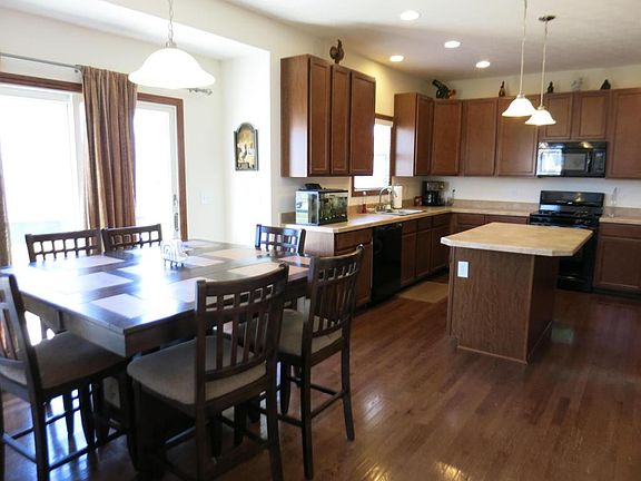 4th image of 139 Andiron Dr