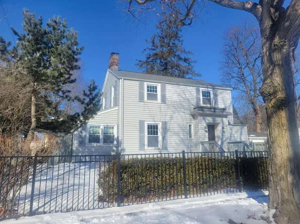 154 Willow St, Valparaiso, IN 46383