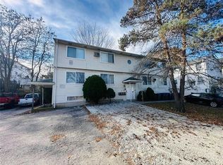 860 Douglas Ave, Providence, RI 02908