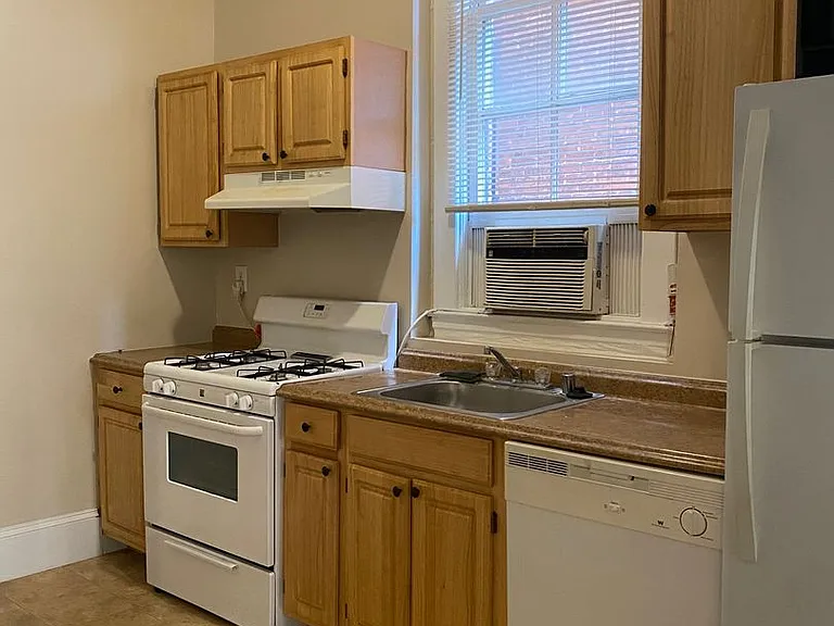 1410 Eutaw Pl — Photo 7