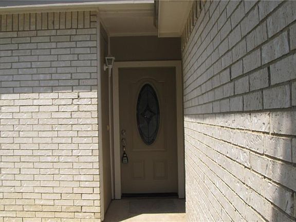 2nd image of 832 Meadowlark Dr