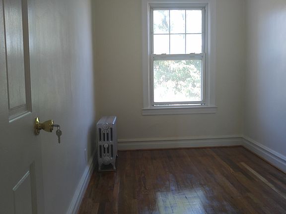 3rd image of 260 Liberty Ave