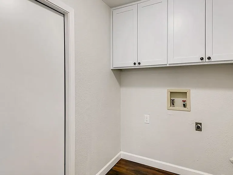 505 Hillside Dr — Photo 12
