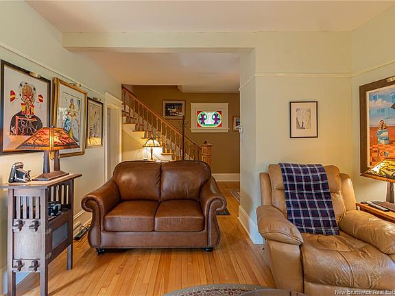 5th image of 172 Park St