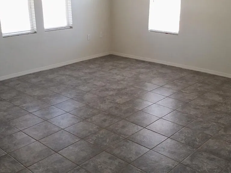 413 N Trekell Rd — Photo 7