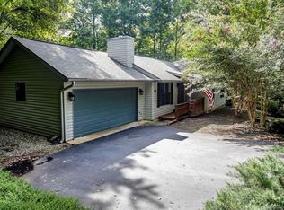 251 Shumont Est, Lake Lure, NC 28746