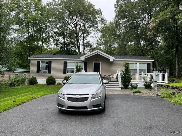 7816 Dougherty Dr, East Stroudsburg, PA 18302