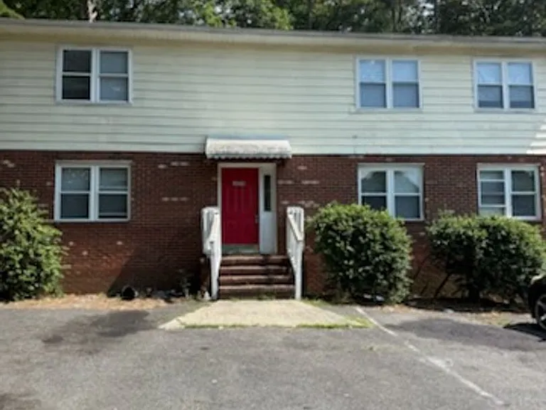 1974 Lakeview Rd — Photo 1