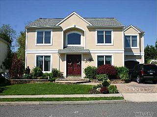 1st image of 8 Crescent Cove Dr