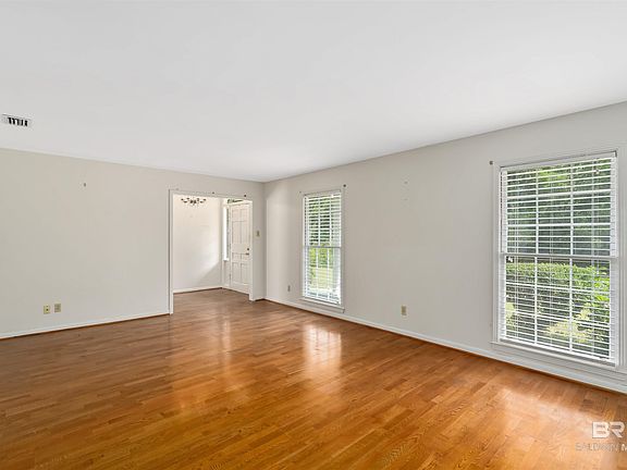 3rd image of 174 Country Club Dr