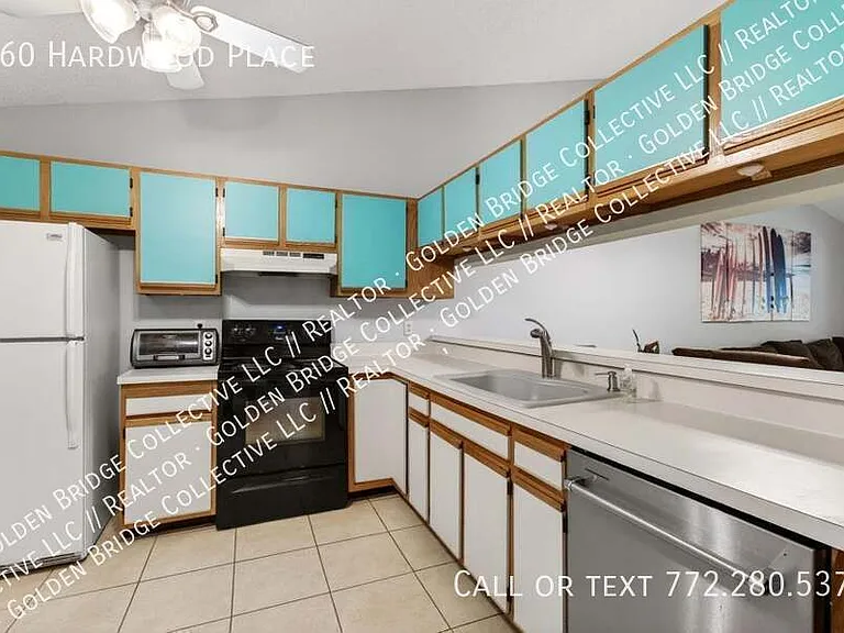 460 Hardwood Pl — Photo 2