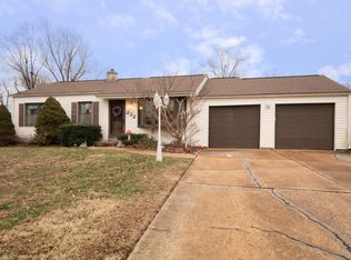 232 Dennison Dr, Ballwin, MO 63021
