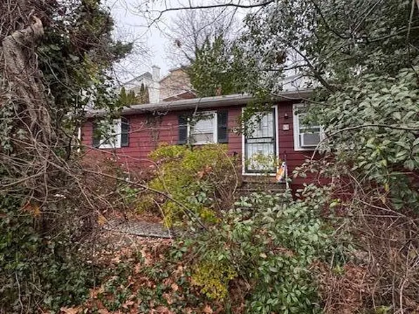 69 Longview Rd, Staten Island, NY 10304