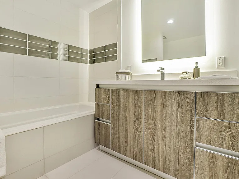 Residences at Village Walk — Photo 46