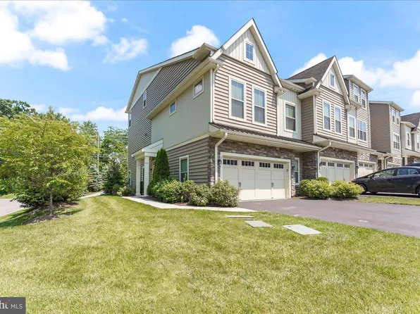 211 Ash Ln, Kennett Square, PA 19348