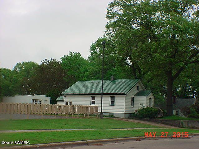 2nd image of 868 Home St