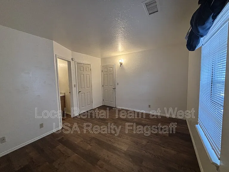 625 S Fountaine St #B — Photo 25