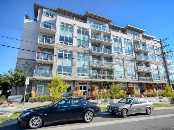 916 Lyall St #203, Esquimalt, BC V9A 5E9