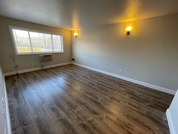 3rd image of 517 S Milwaukee Ave APT 5