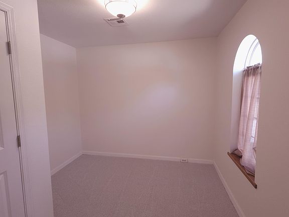5th image of 763 N Custer Ave