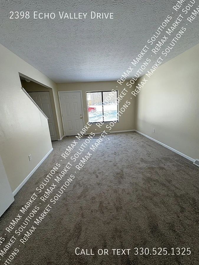 Building Photo - 2398 Echo Valley Dr