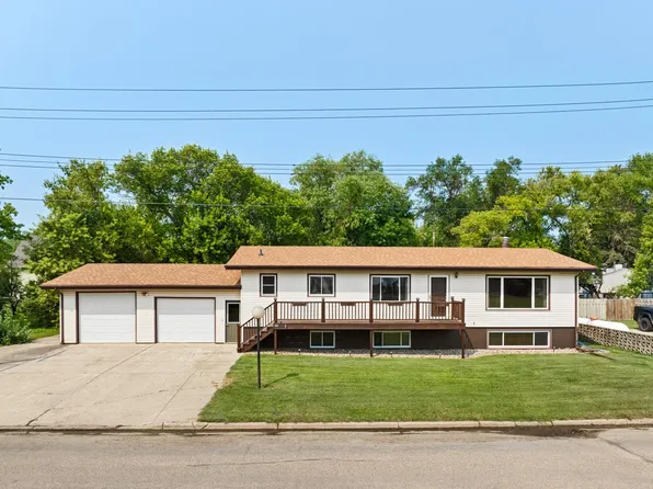 303 3rd Ave NE, Mohall, ND 58761