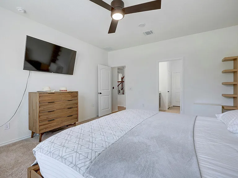 4513 Cressal Dr — Photo 9