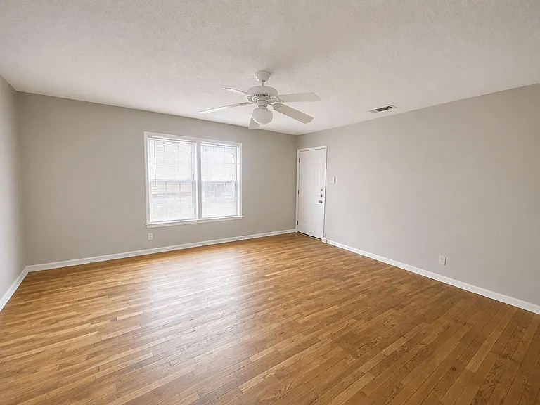 5400 Harmon Ave #A — Photo 6