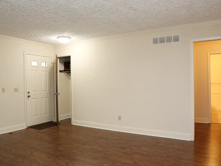 1398 Compton Ct 2bed 1bed UPDATED Ranch