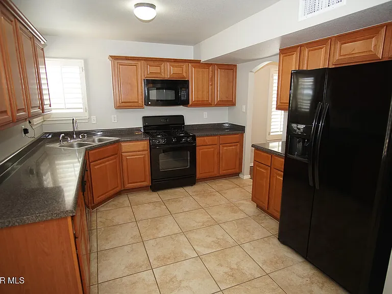 10932 Acoma St — Photo 7