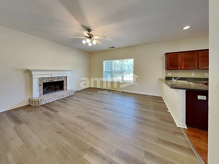 35 Hampton Pl — Photo 10
