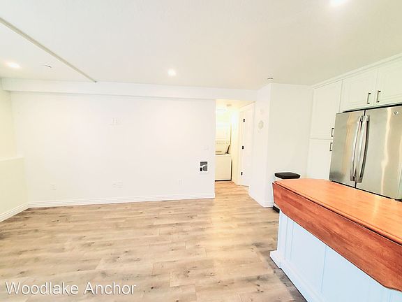 3rd image of 313 N Claremont St