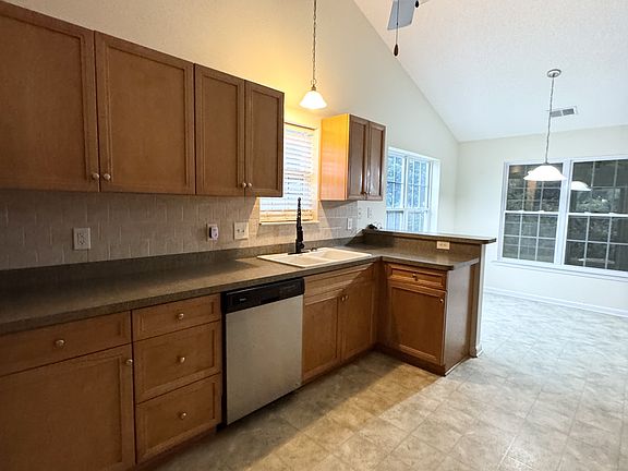 3rd image of 8276 Tartan Ln