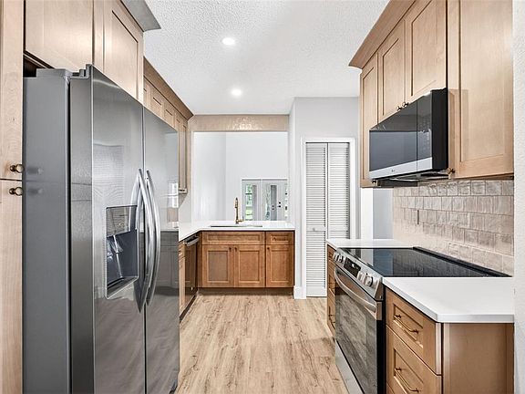3rd image of 639 LAUREL OAK LANE #113