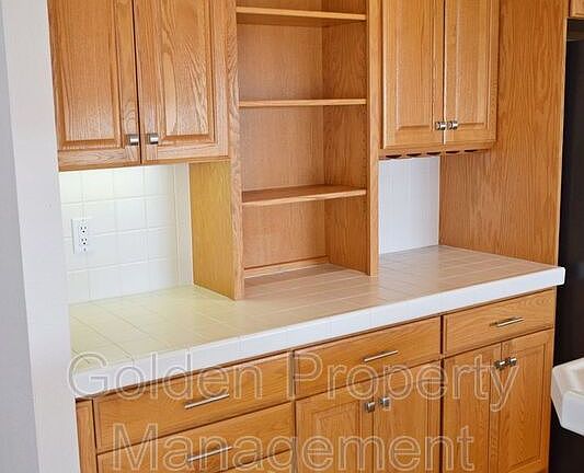 4th image of 3135 Driscoll Dr