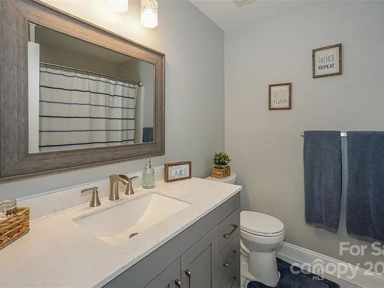 844 Southwest Dr — Photo 13