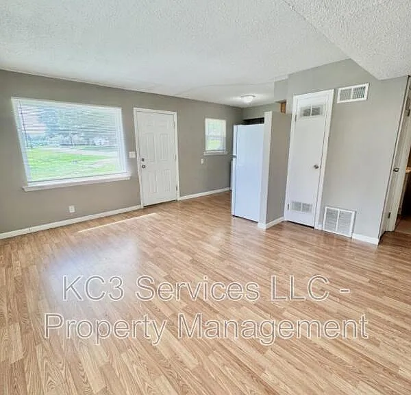 2601 NW Frances St — Photo 5