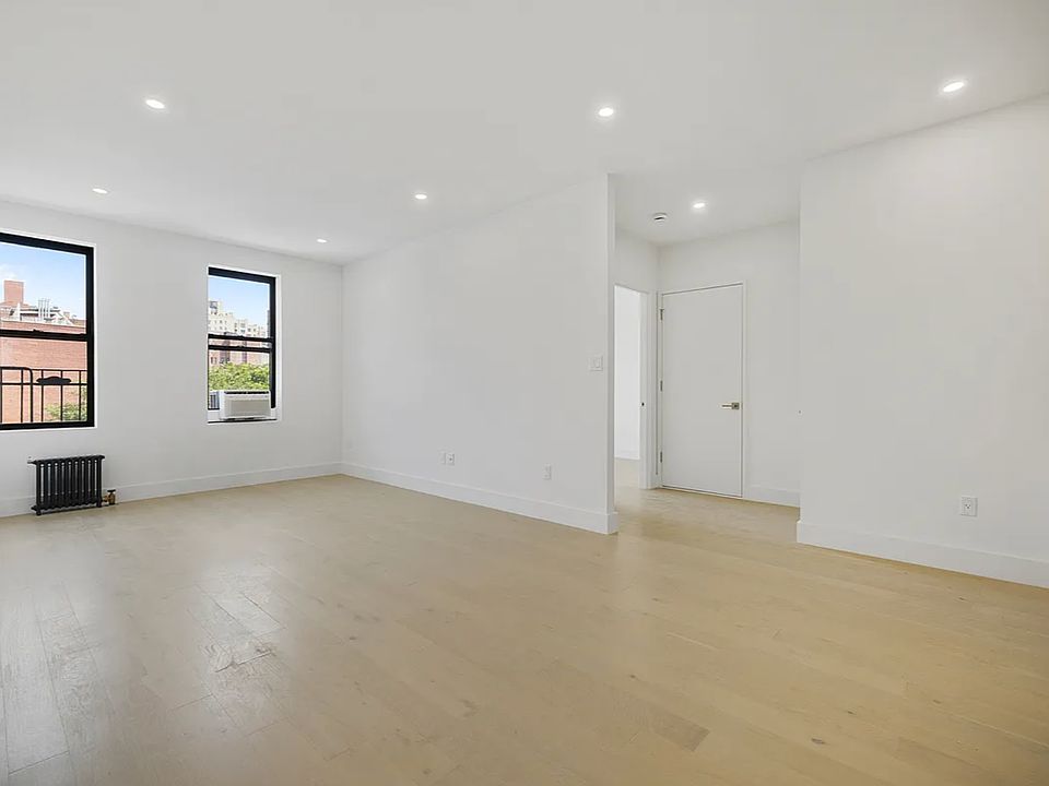 1st image of 300 W 21st St APT 26