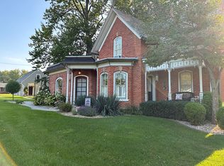 301 W Waterford St, Wakarusa, IN 46573