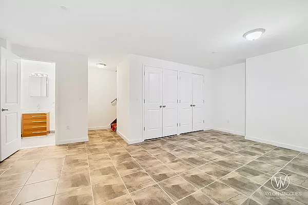 Rented by Compass | media 23