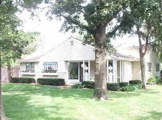 12 S Drury Ln, Wichita, KS 67207
