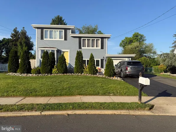 13 Mallory Way, Hamilton, NJ 08610