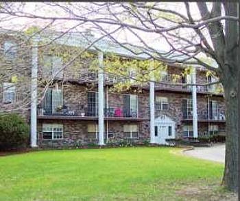 2nd image of 587 Bridge St APT 2