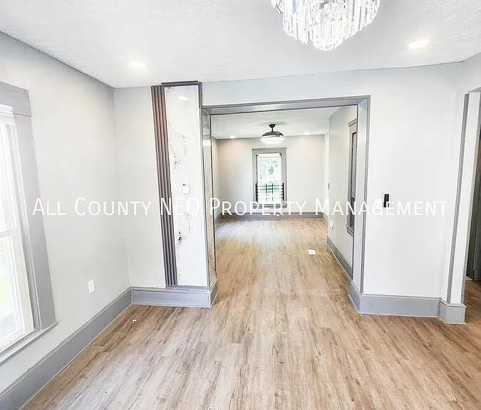 10639 Dupont Ave — Photo 17