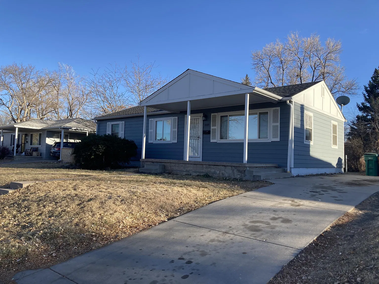 3018 S Jasmine St - - — Photo 2