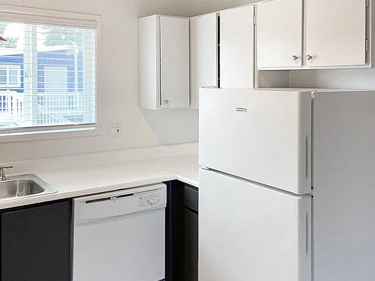 Vose Apartments — Photo 12