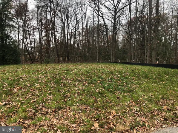 830 Cedar Ave, Essex, MD 21221