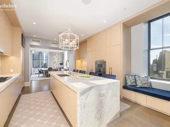 212 Fifth Avenue image 5 of 25