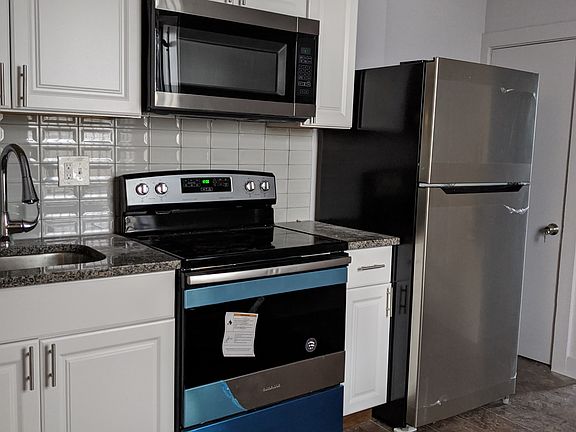 2nd image of 1702 N Bouvier St APT 1